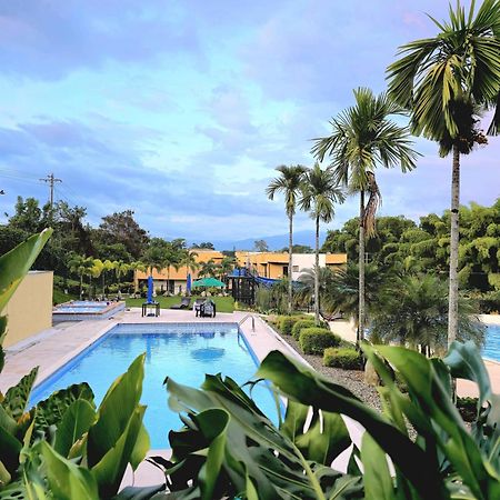 Apartamento Privado Vacacional A 5M Del Aeropuerto, 20 Minutos Del Parque Del Cafe Y Centro De Armenia Con 4 Piscinas, 3 Jacuzzi, Sauna By Molca Xperiences 2H Dış mekan fotoğraf
