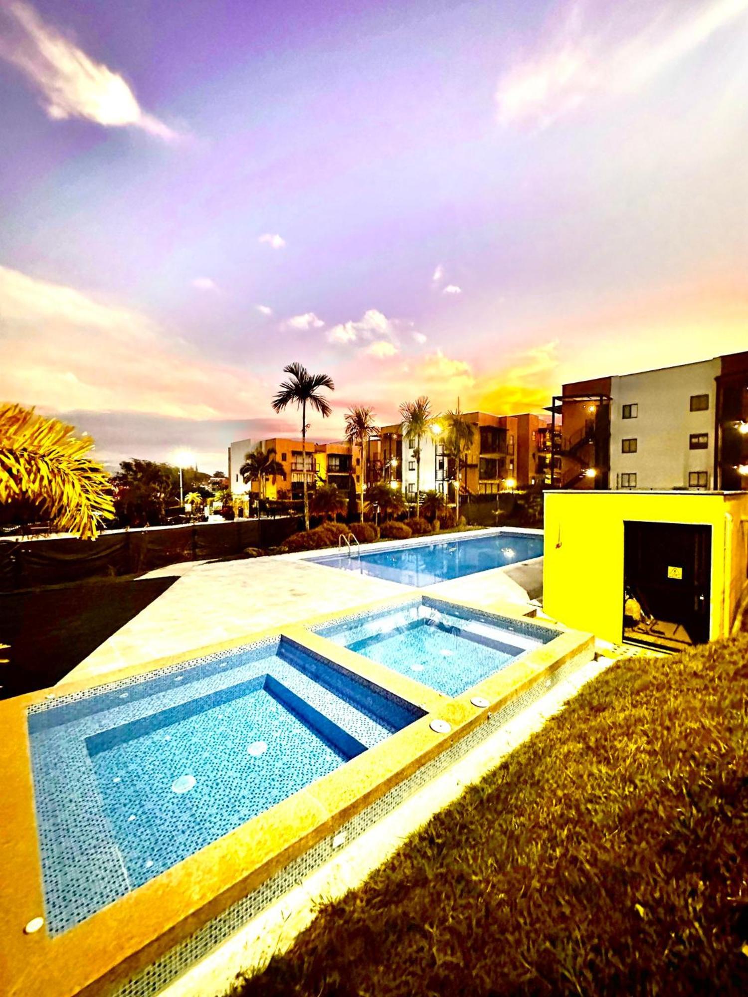 Apartamento Privado Vacacional A 5M Del Aeropuerto, 20 Minutos Del Parque Del Cafe Y Centro De Armenia Con 4 Piscinas, 3 Jacuzzi, Sauna By Molca Xperiences 2H Dış mekan fotoğraf